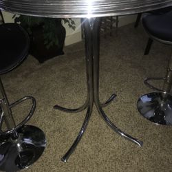 Hightower Table And 2 Bar Stools
