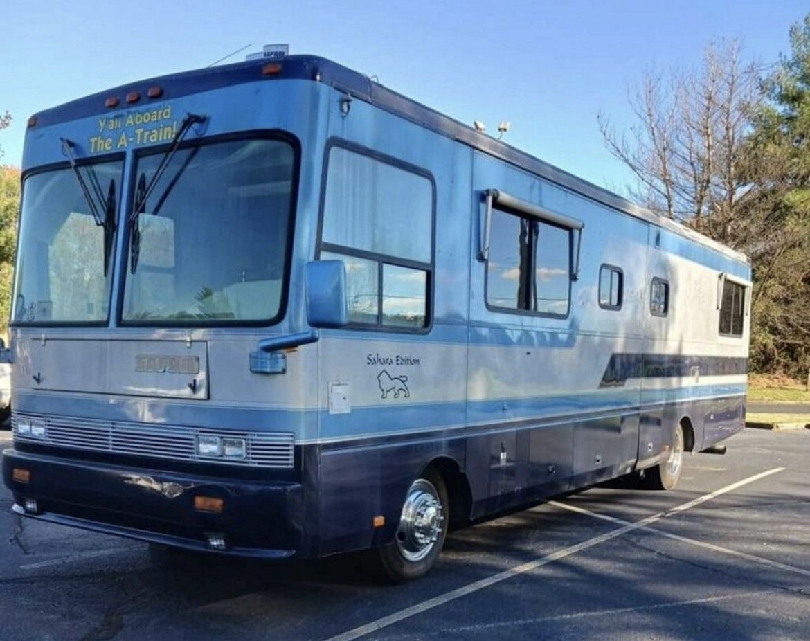 1997 Safari Sahara Motor Coach