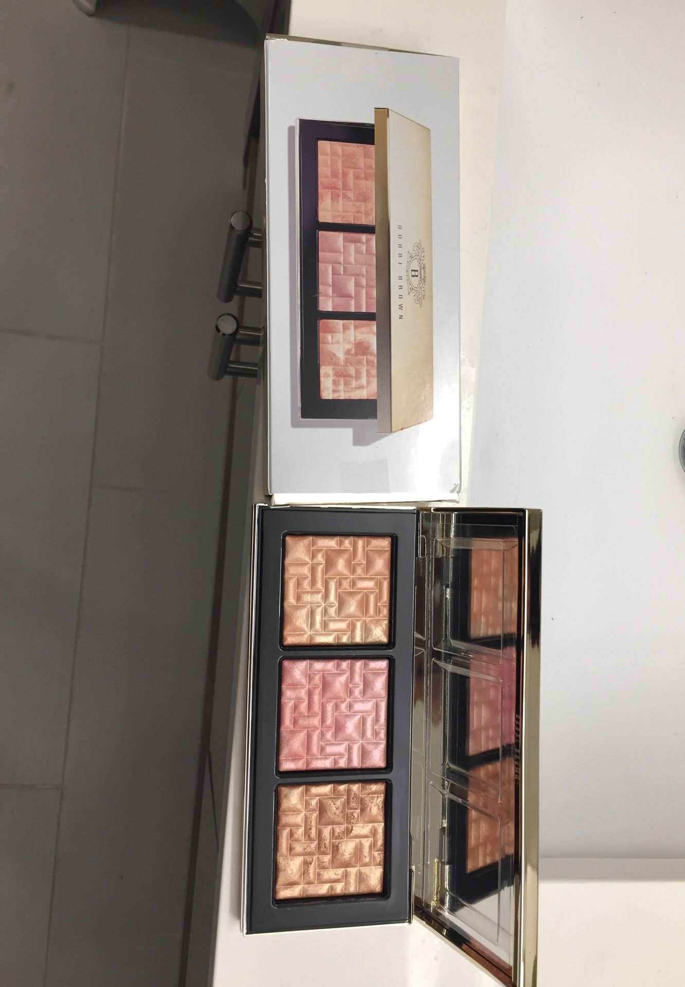 Bobbi brown cosmetics - highlighter trio and corrector (UNUSED)