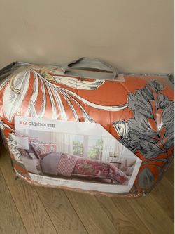 NEW Liz Claiborne 3-Piece Full/Queen Comforter Set!