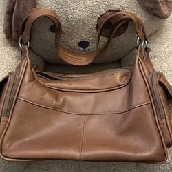 Cabela's leather bag 