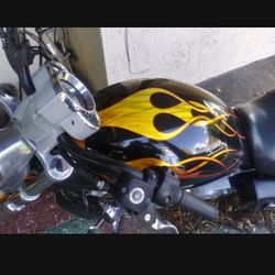 Harley-Davidson V Rod 2004 7000 Mi 