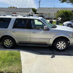 2004 Lincoln Navigator 