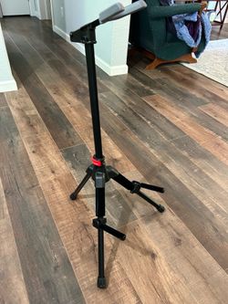 Guitar stand