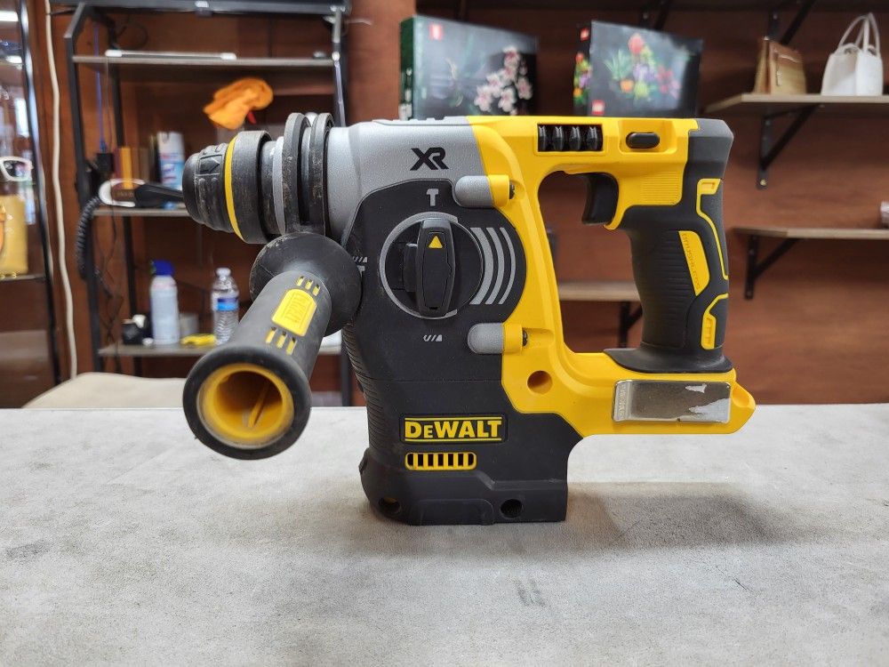 Dewalt 20v Max Cordless 1 in SDS L Shape Rotary Hammer