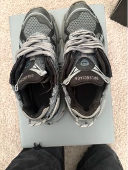 balenciaga runners size 41