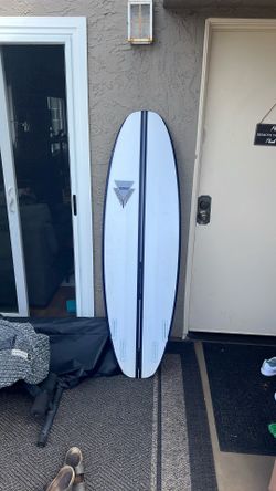Tomo Revo 5’6 Surfboard 29.8L