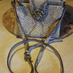 Authentic michael kors crossbody bag 