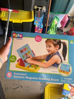 Preschool portable magnetic drawing board