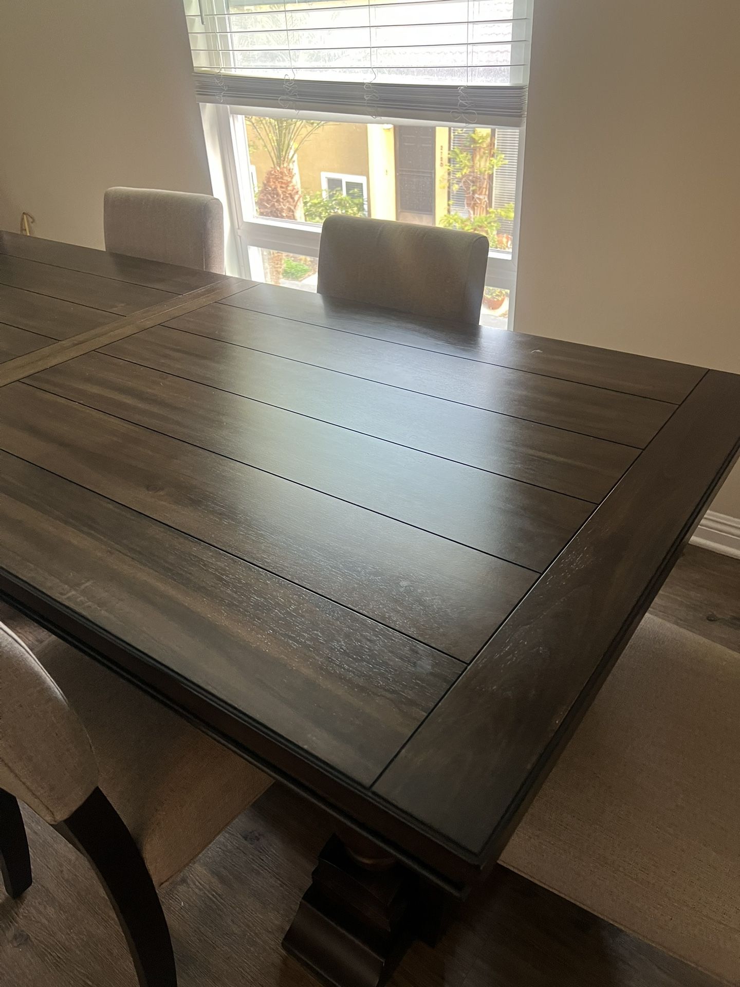 Thomasville Dining Table Excellent Condition 