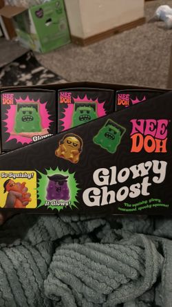 Glowy ghost NeeDoh