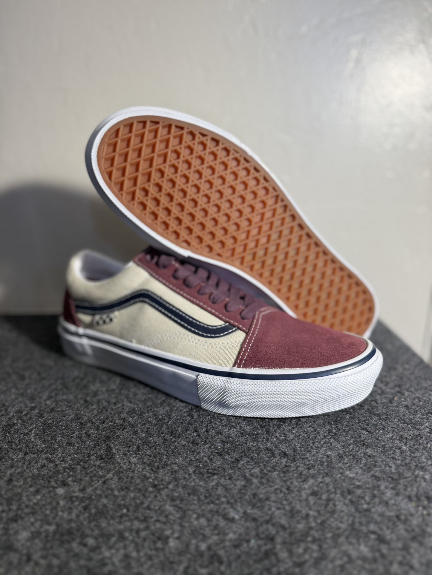 Vans Burgundy Old Skool Men’s Skate Shoe Size 9