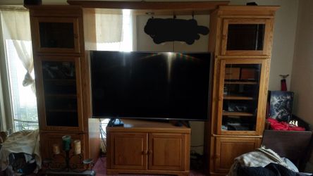 Entertainment center