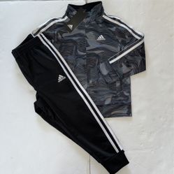 New Adidas Outfit Size 4t