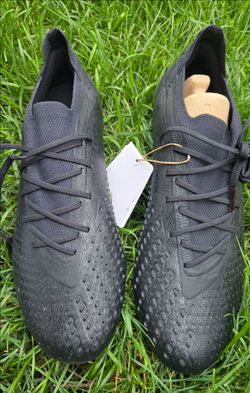 Adidas Predator Accuracy. 1 Soccer Cleats