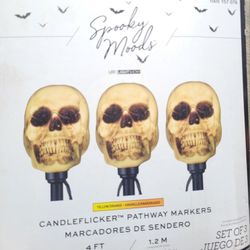 Estan Nuebas.  Halloween 🎃   Una Caja Con 3 Piezas. 