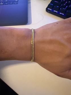 Solid 14K gold Cuban Link bracelet