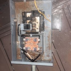 120 v main breaker meter box