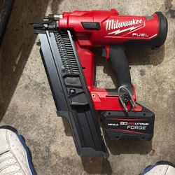 21° Framing, Nailer Milwaukee Damn Near Brand New