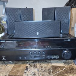 Yamaha Av Receiver w/5 Speakers