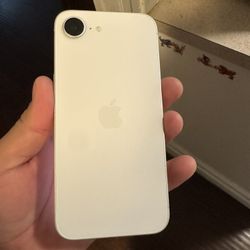 iPhone 16 E 128 Gb