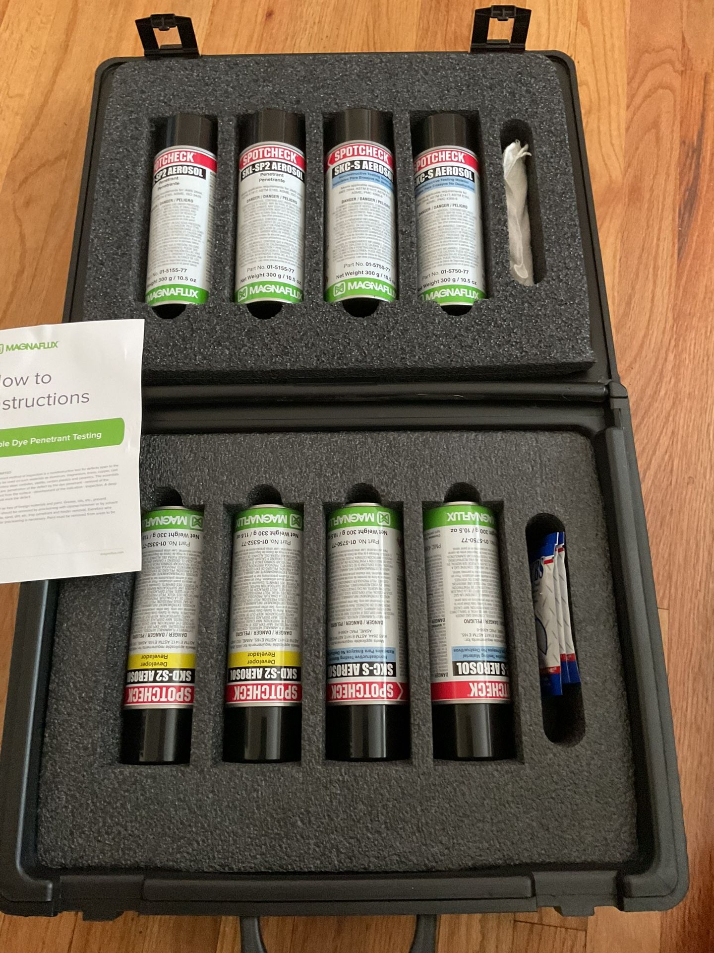 MAGNAFLUX VISIBLE PENETRANT TESTING KIT