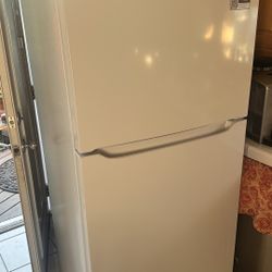 Frigidaire Fridge+Freezer