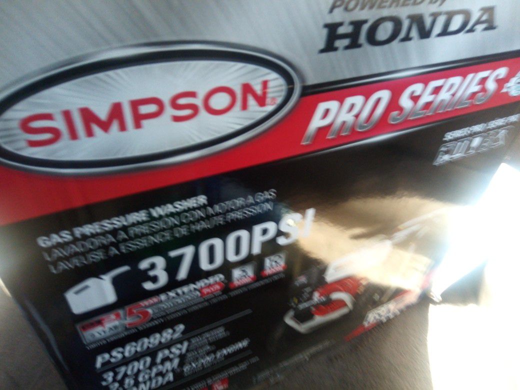 SIMPSON 3700 PSI PRESSURE WASHER,POWERED BY HONDA .PRO SERIES