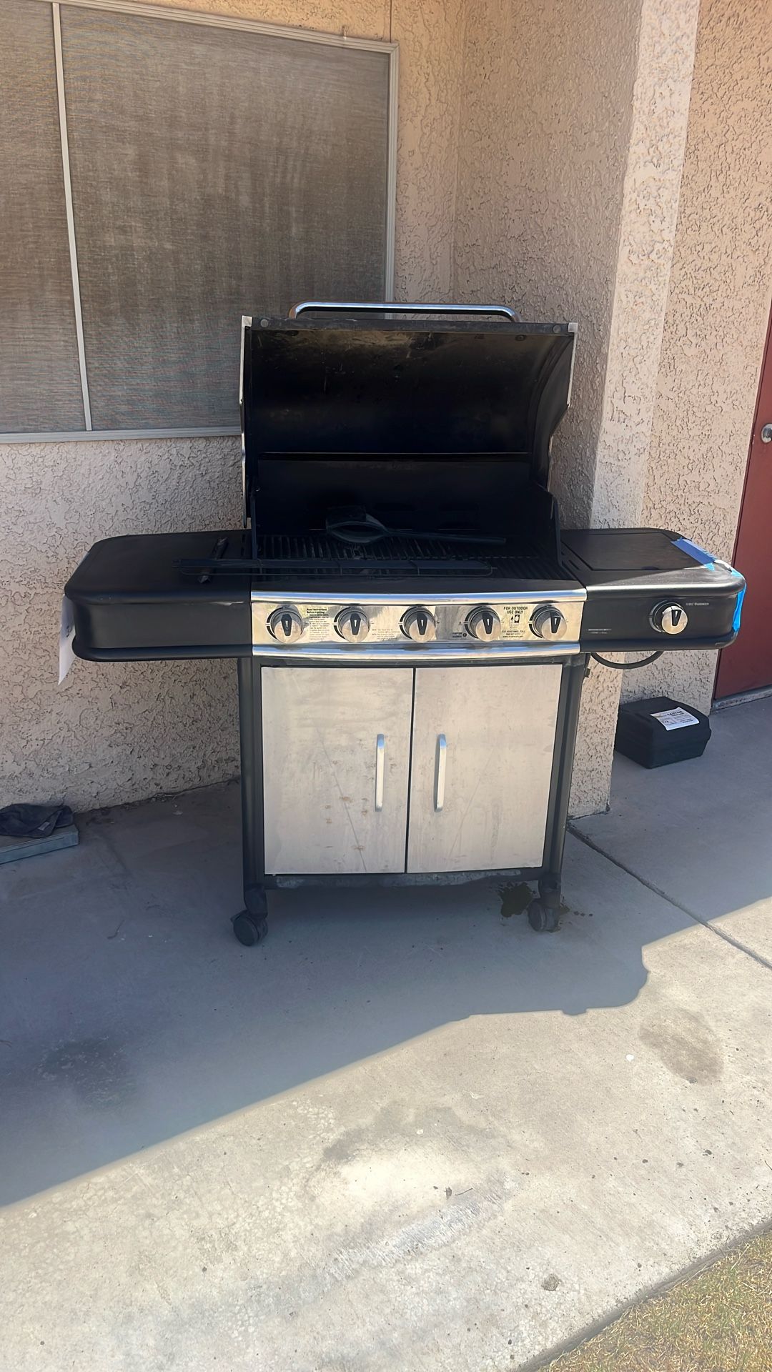 4 Burner Propane BBQ Grill
