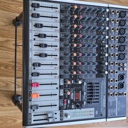Beringer Xenyx X1222 USB Mixer
