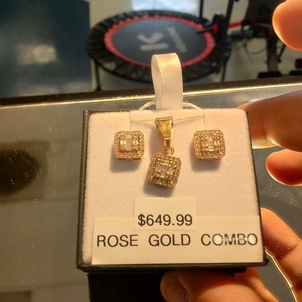 GORGEOUS ROSE GOLD 14K/10K PENDANT AND DIAMOND EARRINGS