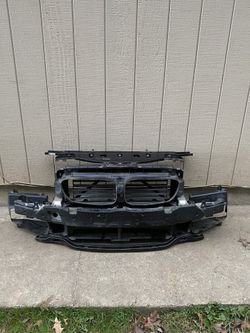 BMW 550i Radiator Support Assembly 