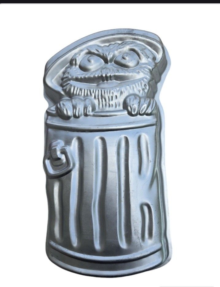 Vintage 1977 Sesame Street Oscar The Grouch Cake pan