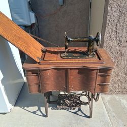 Antic Sowing Machine