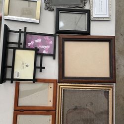 Various sizes picture frames