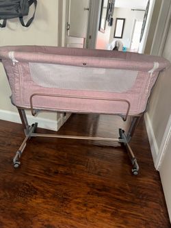 Baby girl bassinet 3 in 1