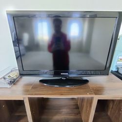 Samsung 30" TV With Amazon Fire Stick