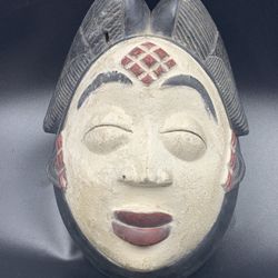 PUNU  FEMALE  MASK  -  GABON