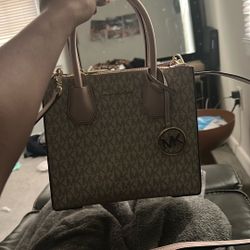 michael kors Mercer Medium Logo and Leather Accordion Crossbody Bag