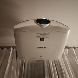 Epson Home Cinema 5050UB, Peerless-AV PRGS Mount, CineGrey 5D 120" Screen 