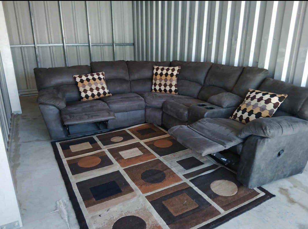 Grey Recliner Sectional Sofa – Ultra Comfortable & Clean