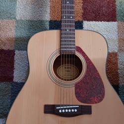 Yamaha Acoustic Guitar Like New