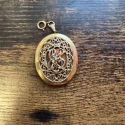 Vintage Sarah Coventry Locket Heirloom Goldstone 2 1972 Necklace Pendant
