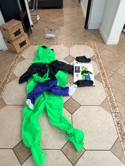 Alien blow-up costume