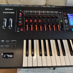 Roland Fantom 6 EX Workstation Synth/Keyboard (2024)