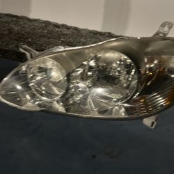 Toyota Corolla headlights pair