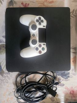 Ps4 slim console