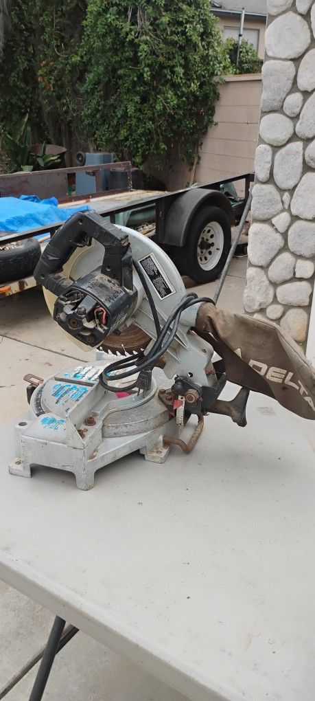 DELTA 10"  MITER SAW
