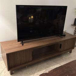 57.9in TV stand
