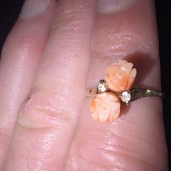 VINTAGE 14K GOLD CORAL/DIAMOND DOUBLE ROSE RING SIZE 7 VALENTINES DAY 